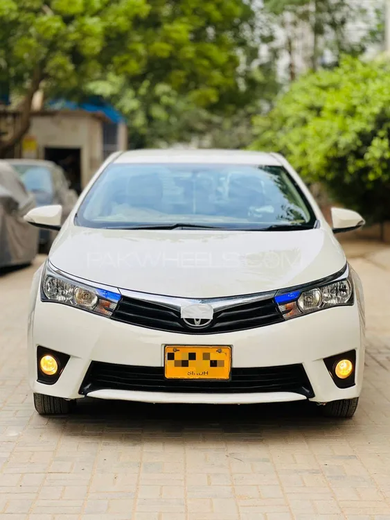 Toyota Corolla 2015 for Sale in Karachi Image-1