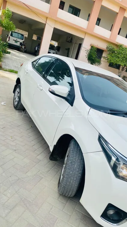 Toyota Corolla 2016 for Sale in Karachi Image-1