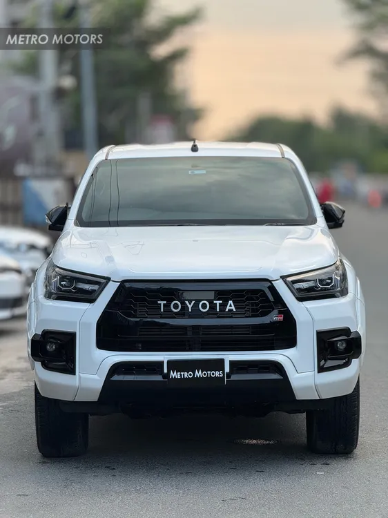 Toyota Hilux 2025 for Sale in Lahore Image-1