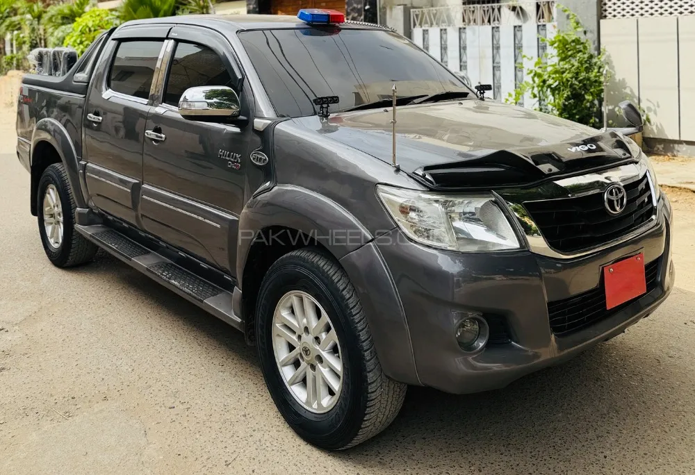 Toyota Hilux 2012 for Sale in Karachi Image-1