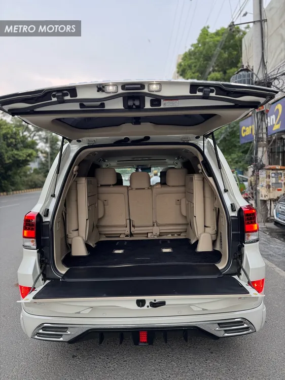 Toyota Land Cruiser 2019 for Sale in Lahore Toyota Land Cruiser 2019 for Sale in Lahore Image-13
