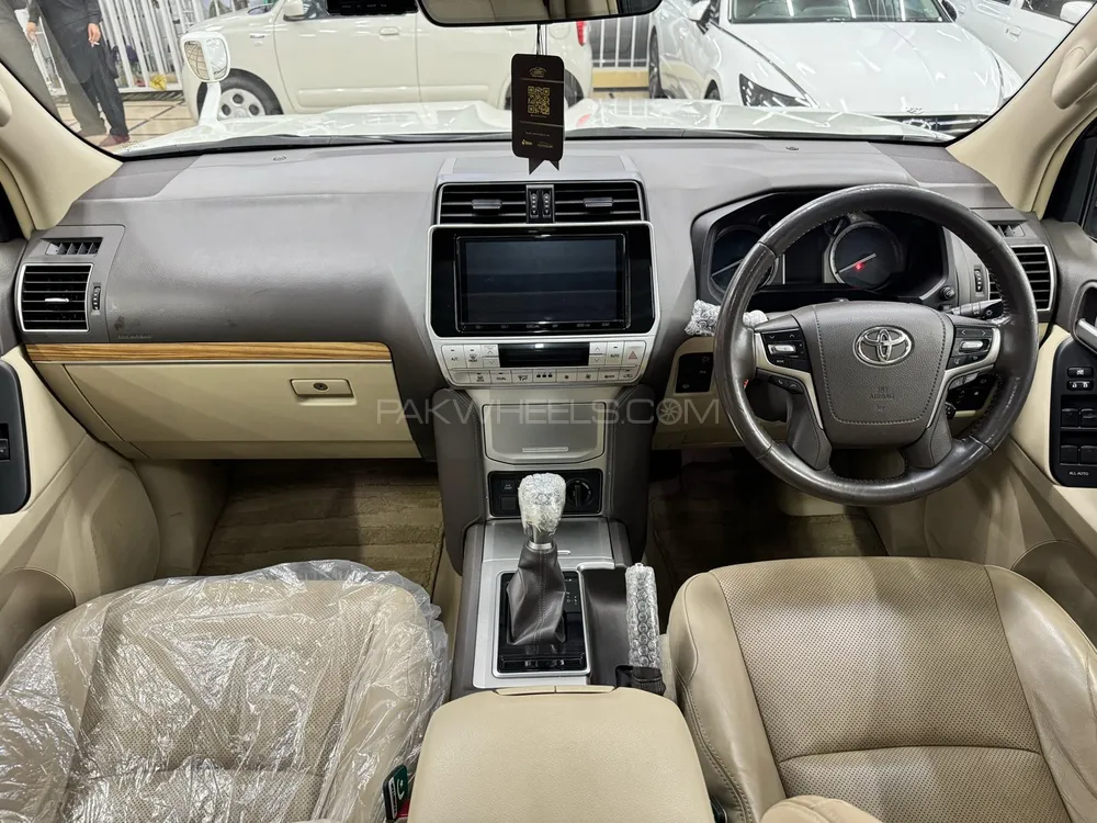 Toyota Prado 2019 for Sale in Peshawar Toyota Prado 2019 for Sale in Peshawar Image-9