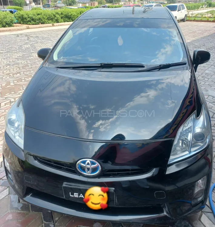 Toyota Prius 2010 for Sale in Peshawar Image-1