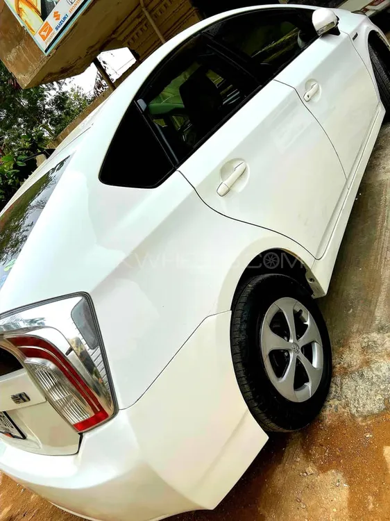 Toyota Prius 2013 for Sale in Karachi Image-1