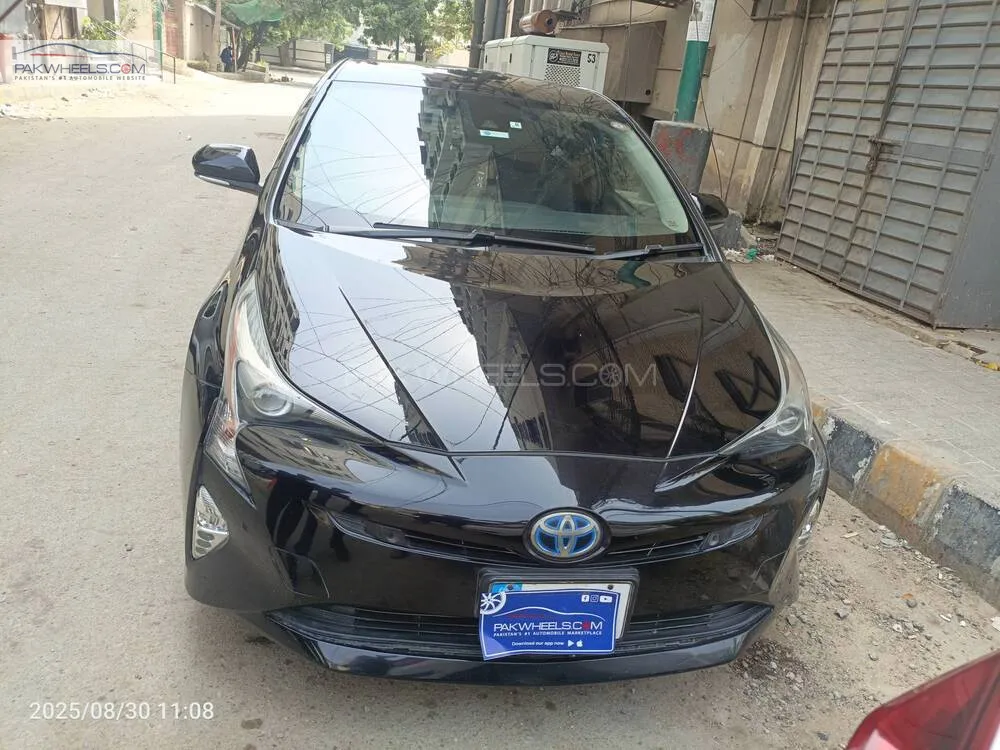 ٹویوٹا پریوس 2017 for Sale in کراچی Image-1