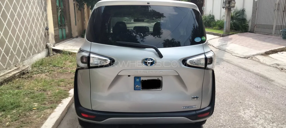 Toyota Sienta 2018 for Sale in Peshawar Toyota Sienta 2018 for Sale in Peshawar Image-2