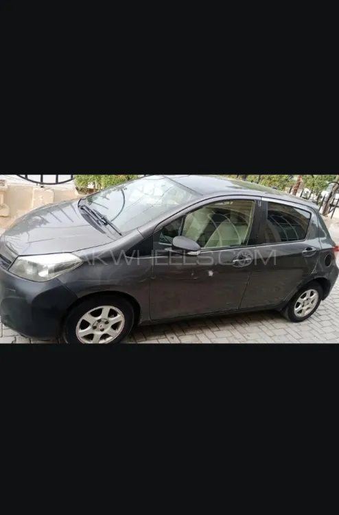 Toyota Vitz 2015 for Sale in Lahore Image-1