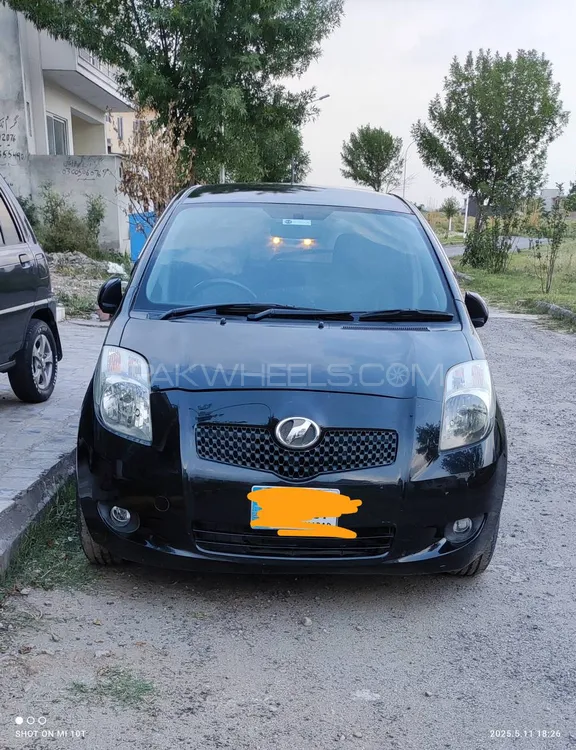 Toyota Vitz 2012 for Sale in Islamabad Image-1