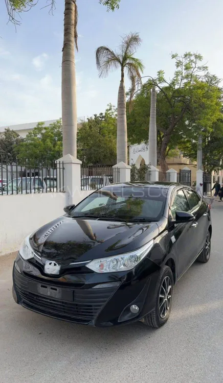 Toyota Yaris Sedan 2021 for Sale in Karachi Image-1