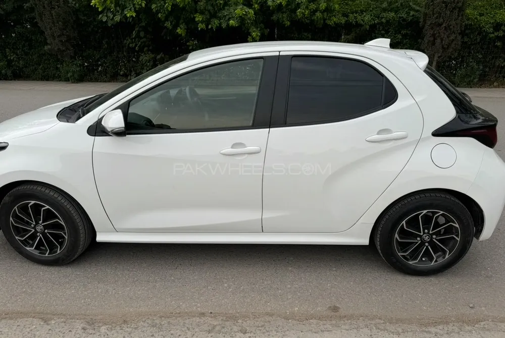 Toyota Yaris Hatchback 2021 for Sale in Peshawar Image-1