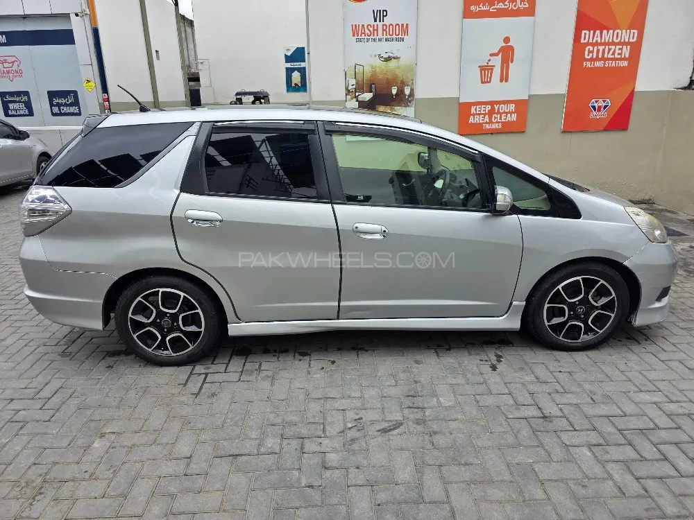 Honda Fit 2012 for Sale in Gujranwala Honda Fit 2012 for Sale in Gujranwala Image-8