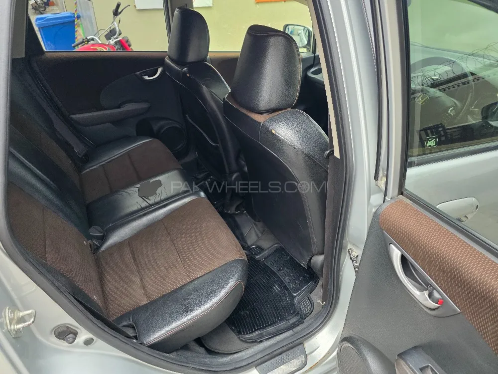 Honda Fit 2012 for Sale in Gujranwala Honda Fit 2012 for Sale in Gujranwala Image-10