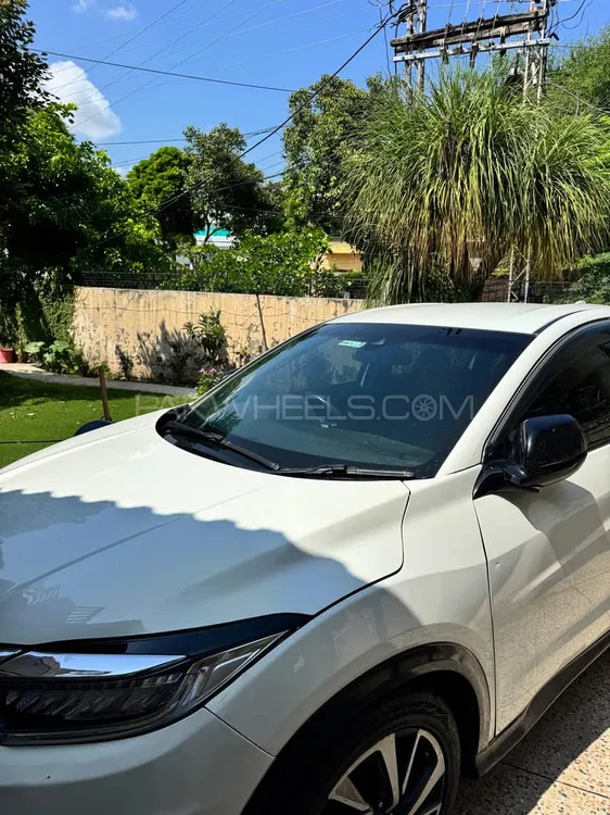 Honda Vezel 2017 for Sale in Islamabad Image-1