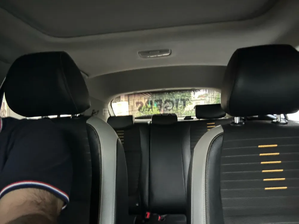 KIA Stonic 2022 for Sale in Lahore KIA Stonic 2022 for Sale in Lahore Image-14