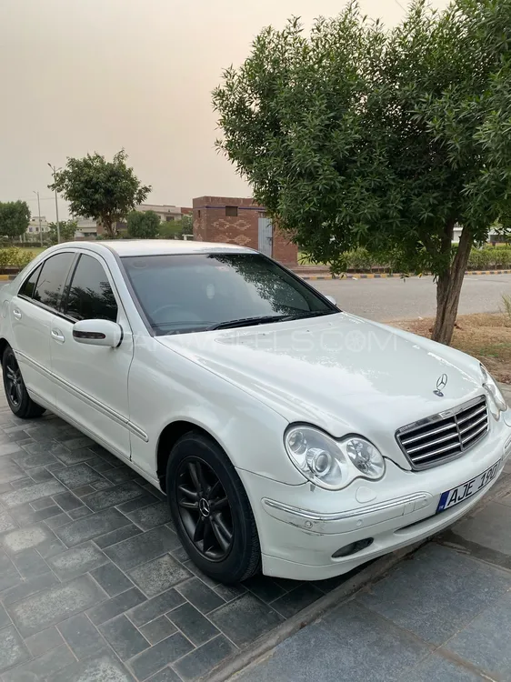 Mercedes Benz C Class 2004 for Sale in Multan Image-1