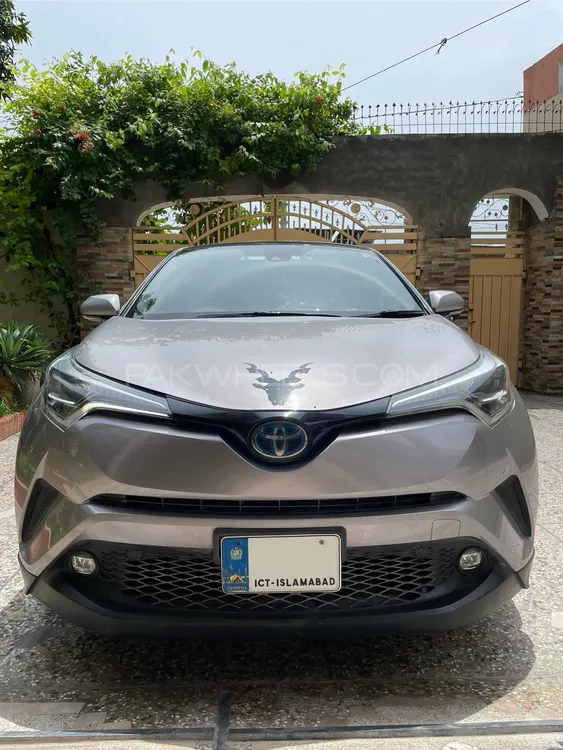 Toyota C-HR 2019 for Sale in Islamabad Image-1