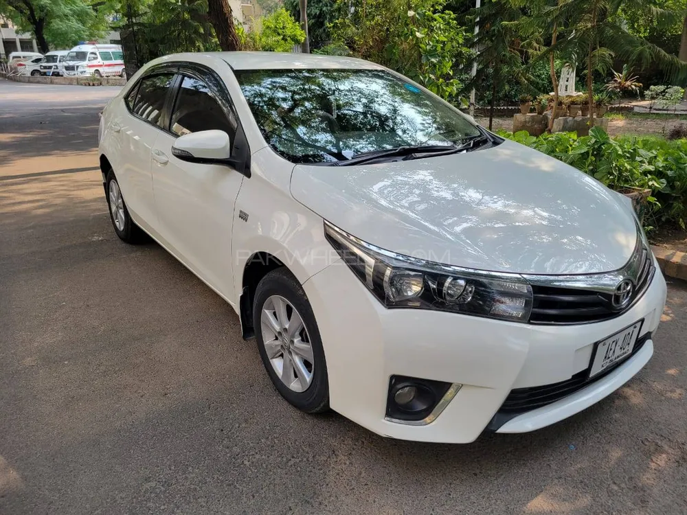 Toyota Corolla 2017 for Sale in Islamabad Image-1