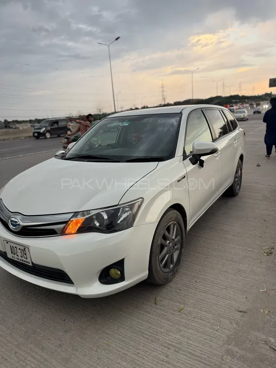 Toyota Corolla Fielder 2014 for Sale in Rawalpindi Image-1