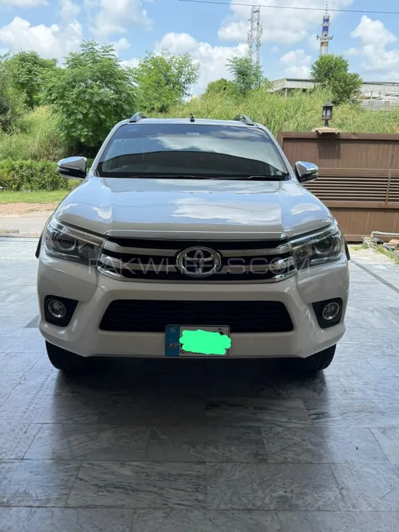 Toyota Hilux 2019 for Sale in Islamabad Image-1