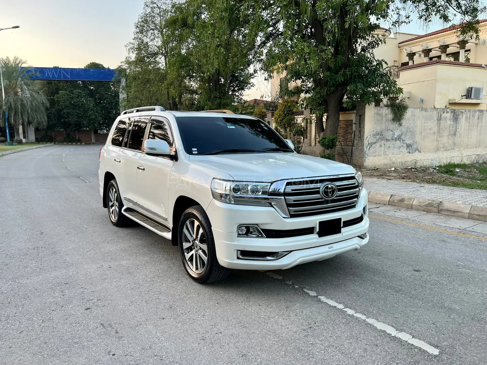 Toyota Land Cruiser 2017 for Sale in Lahore Image-1