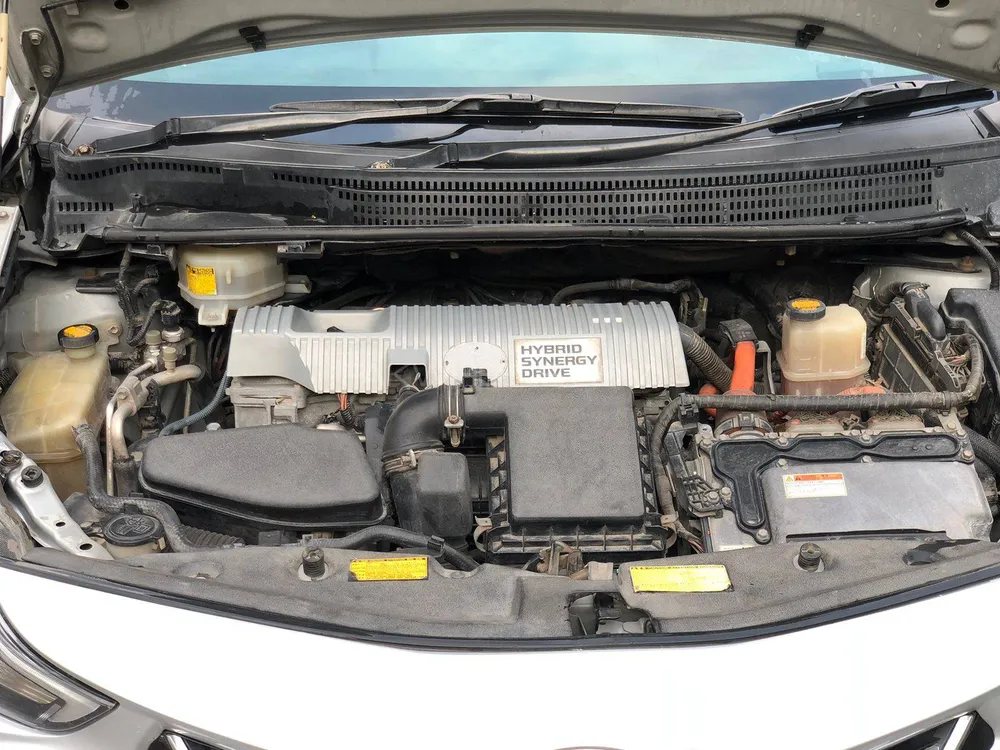 Toyota Prius Alpha 2011 for Sale in Lahore Toyota Prius Alpha 2011 for Sale in Lahore Image-13