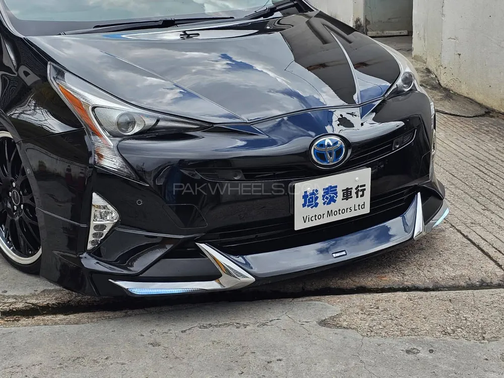 Toyota Prius modellista bodykit Image-1