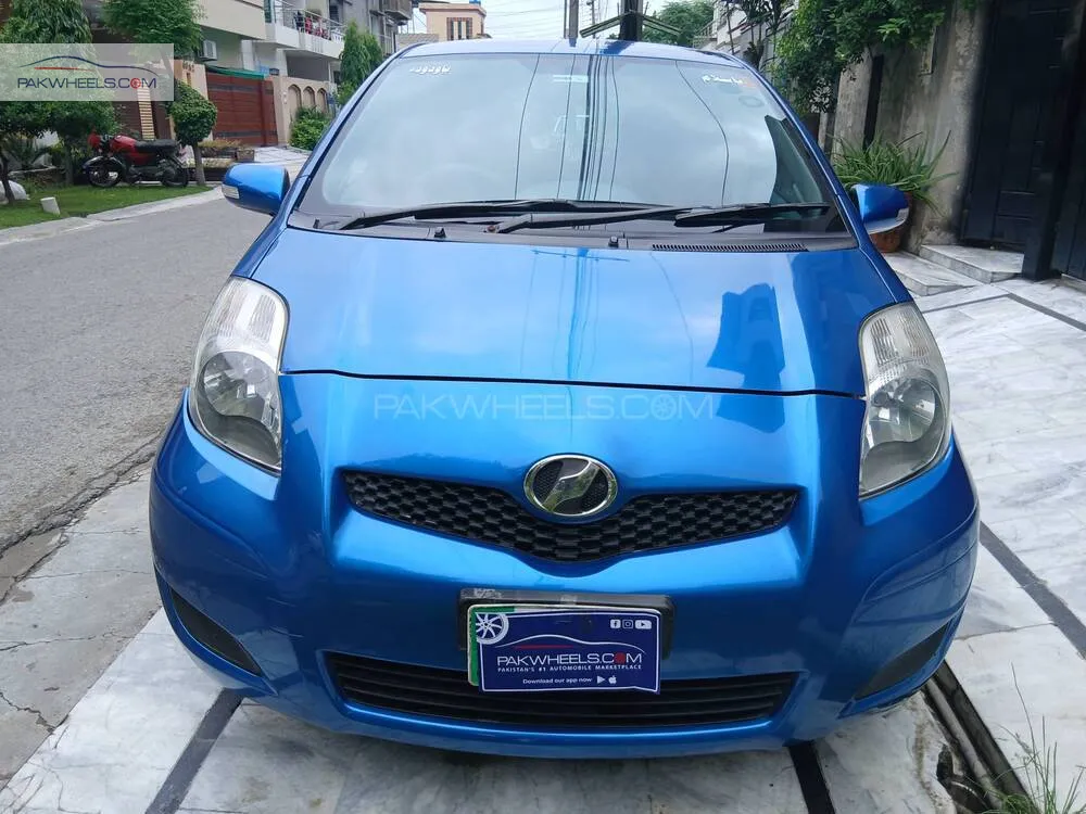 Toyota Vitz 2009 for Sale in Lahore Image-1