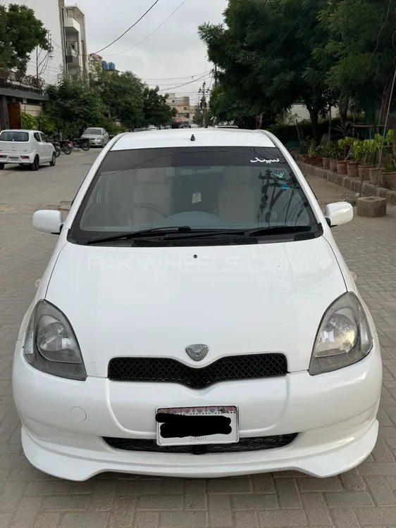 Toyota Vitz 2000 for Sale in Karachi Image-1