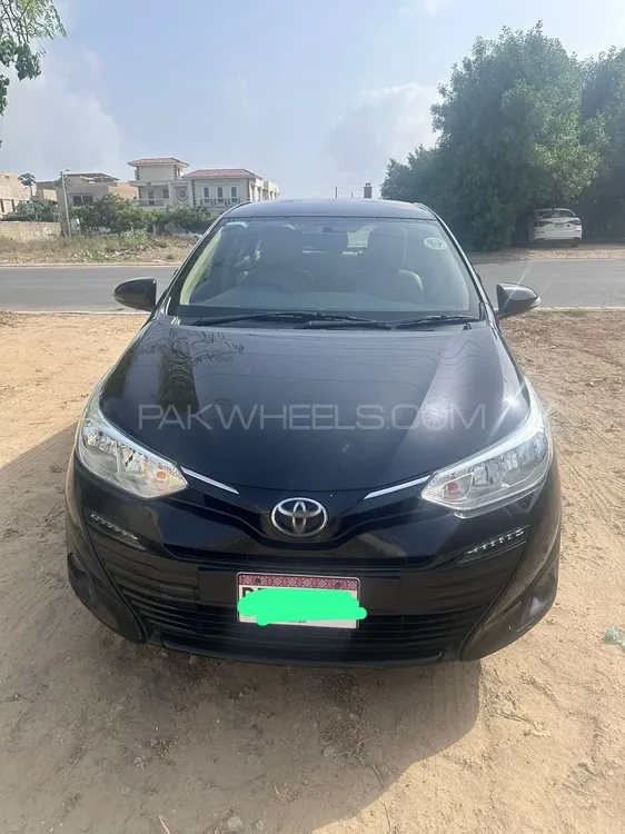 Toyota Yaris Sedan 2021 for Sale in Karachi Image-1