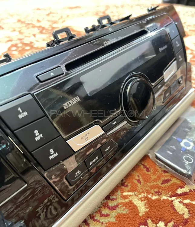 Car Stereo System (Clarion, Original) with Bluetooth & Radio Image-1