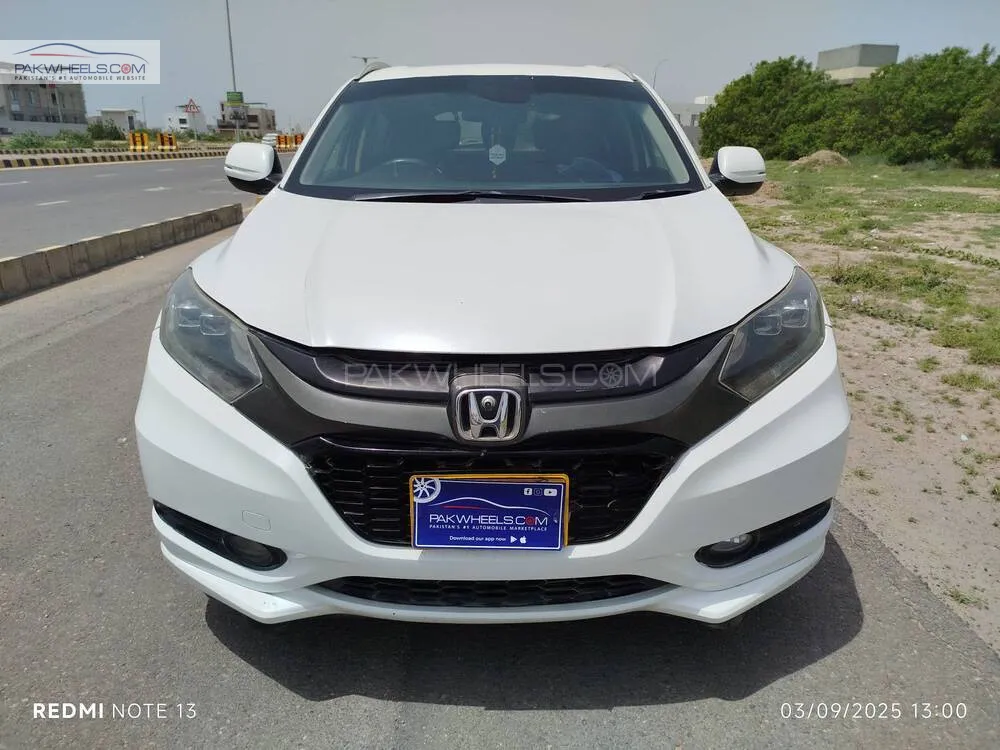 Honda Vezel 2015 for Sale in Karachi Image-1