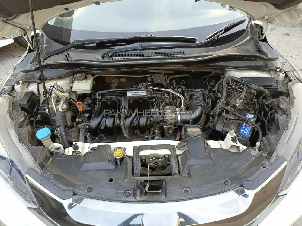 Honda Vezel 2016 for Sale in Faisalabad Honda Vezel 2016 for Sale in Faisalabad Image-7