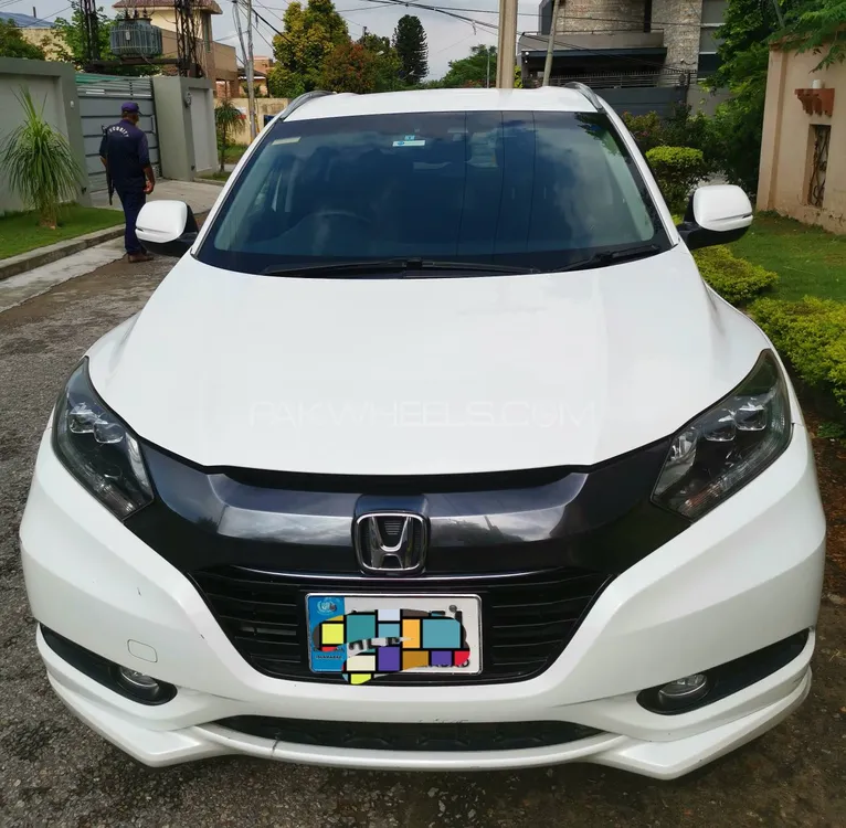 Honda Vezel 2016 for Sale in Rawalpindi Image-1