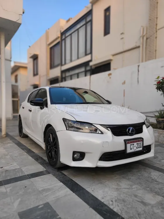 Lexus CT200h 2011 for Sale in Karachi Image-1