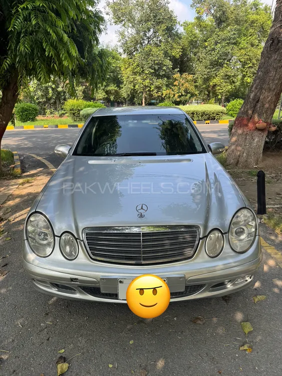 Mercedes Benz E Class 2004 for Sale in Faisalabad Image-1