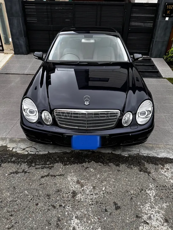 Mercedes Benz E Class 2005 for Sale in Lahore Image-1