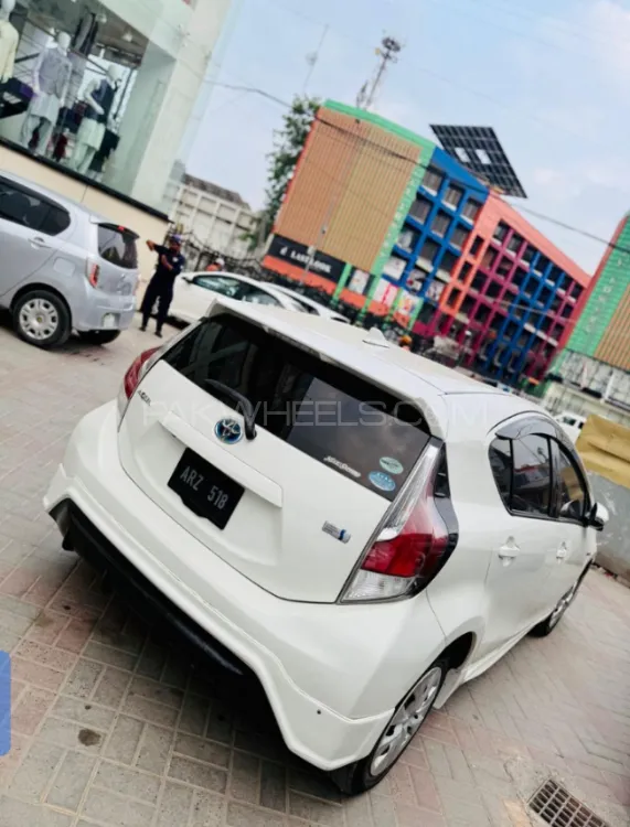 Toyota Aqua 2015 for Sale in Peshawar Image-1