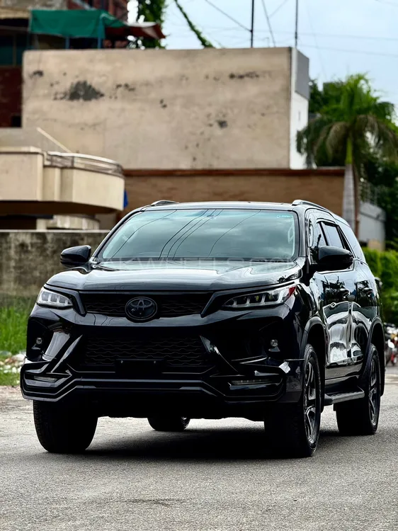 Toyota Fortuner 2017 for Sale in Faisalabad Image-1