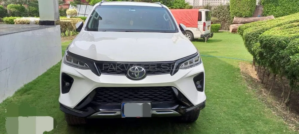 Toyota Fortuner 2017 for Sale in Lahore Image-1