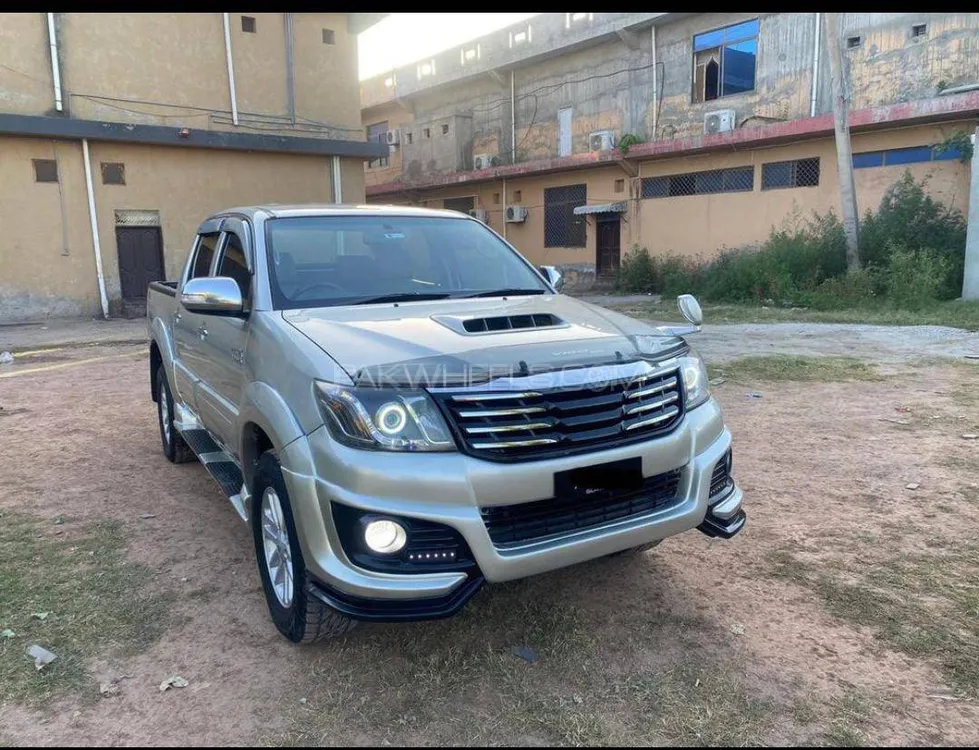 Toyota Hilux 2013 for Sale in Islamabad Image-1
