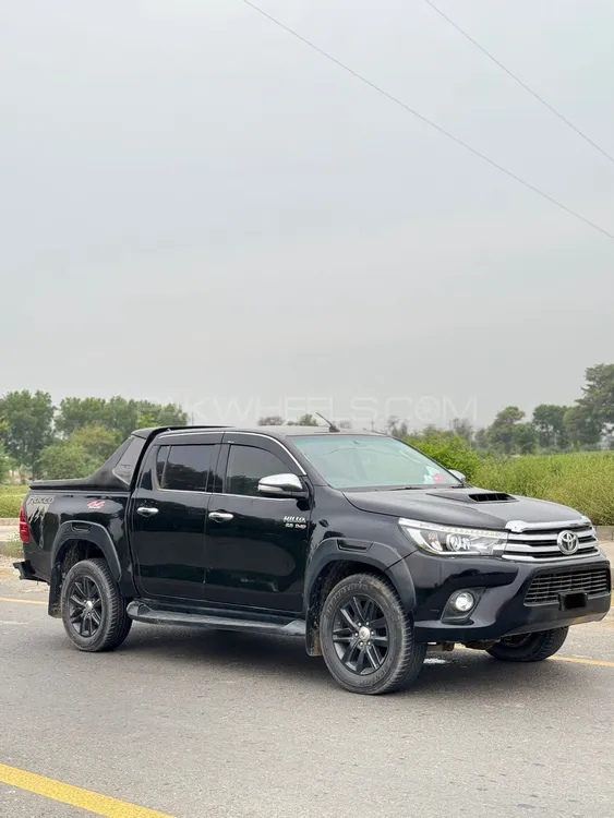 Toyota Hilux 2017 for Sale in Islamabad Image-1
