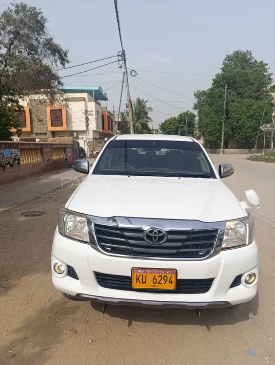 Toyota Hilux 2016 for Sale in Karachi Image-1