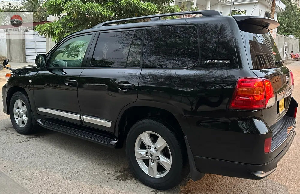 Toyota Land Cruiser 2011 for Sale in Karachi Toyota Land Cruiser 2011 for Sale in Karachi Image-13