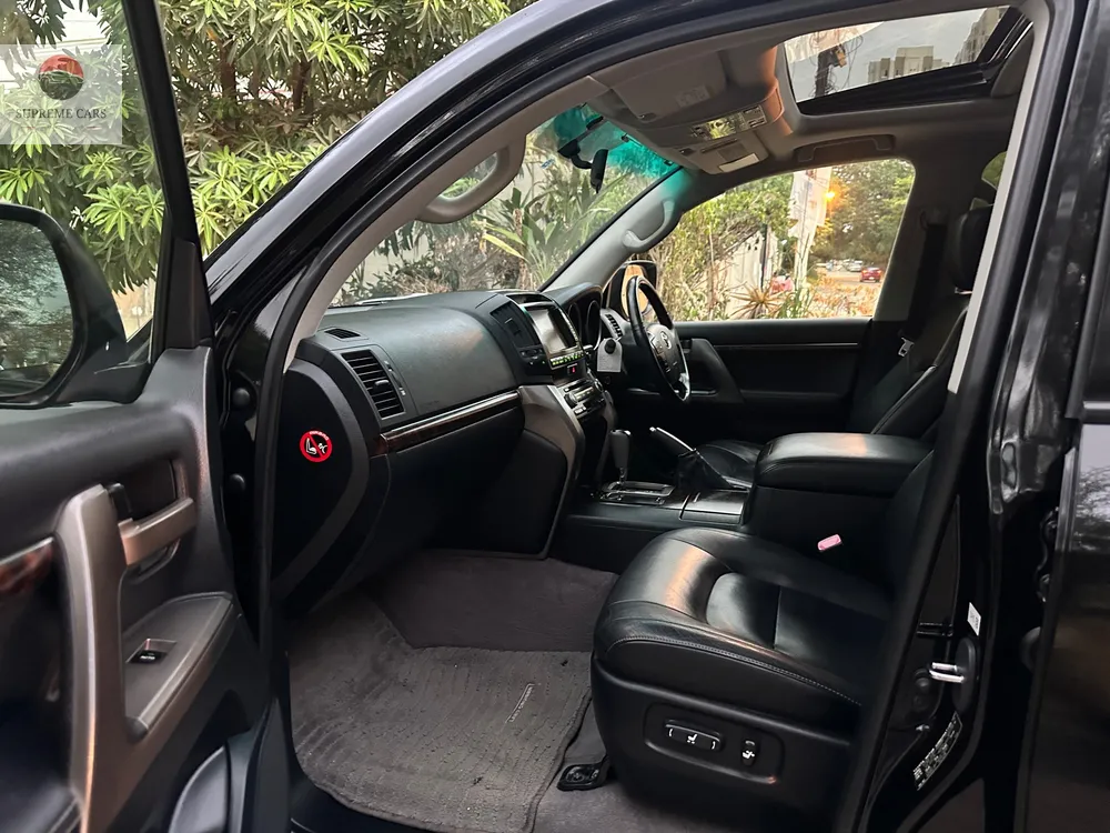 Toyota Land Cruiser 2011 for Sale in Karachi Toyota Land Cruiser 2011 for Sale in Karachi Image-19