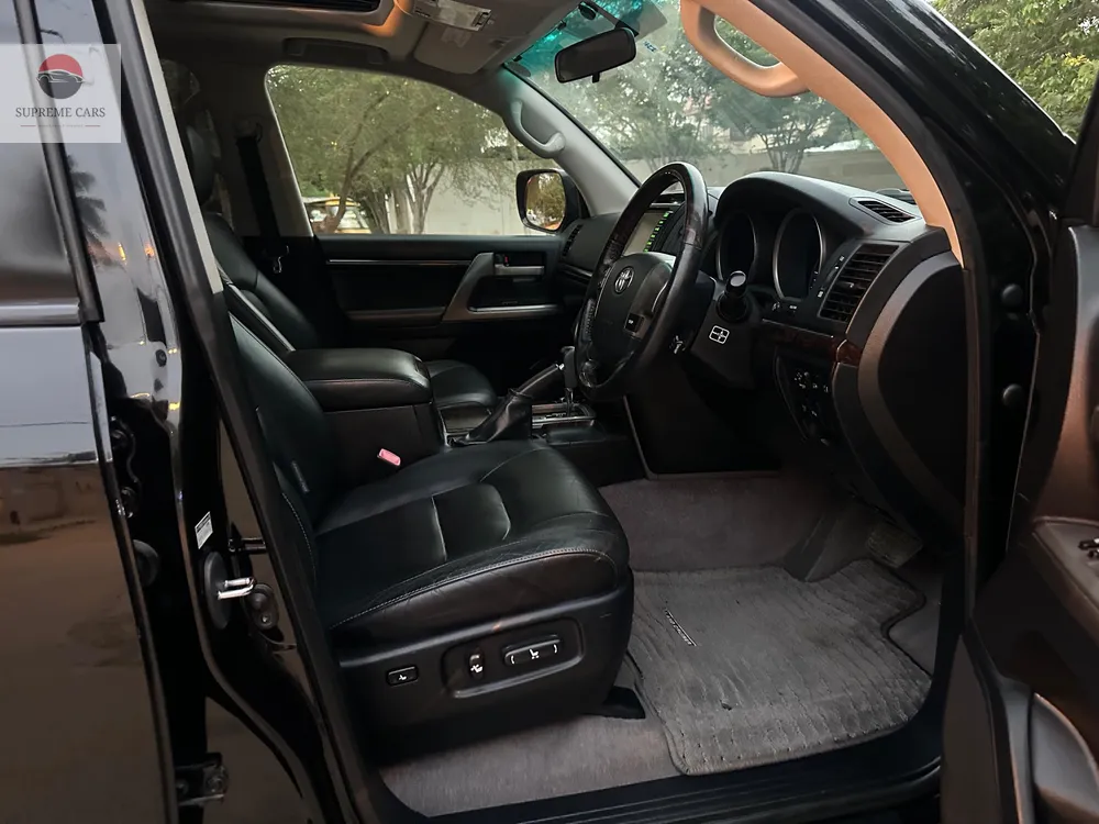 Toyota Land Cruiser 2011 for Sale in Karachi Toyota Land Cruiser 2011 for Sale in Karachi Image-18