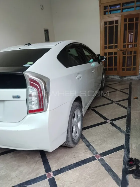 Toyota Prius 2014 for Sale in Kohat Image-1