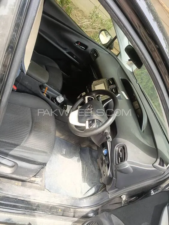 Toyota Prius 2018 for Sale in Karachi Toyota Prius 2018 for Sale in Karachi Image-10