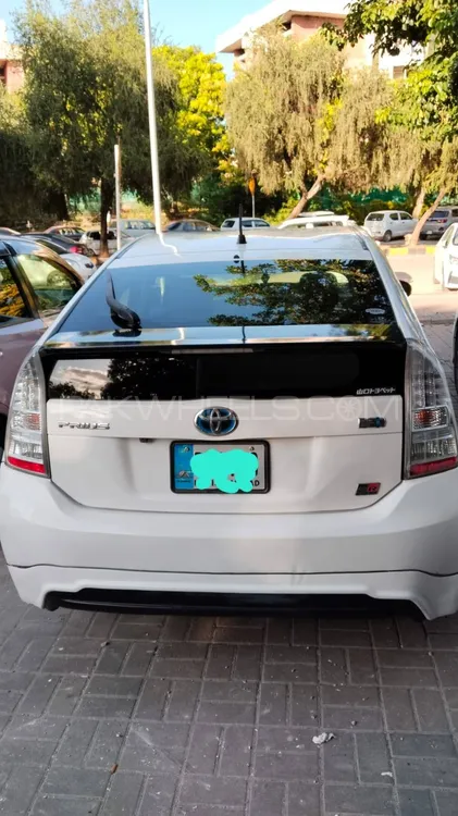 Toyota Prius 2010 for Sale in Islamabad Image-1