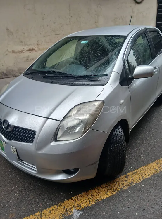 Toyota Vitz 2005 for Sale in Lahore Image-1