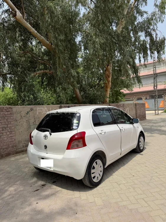 Toyota Vitz 2005 for Sale in Multan Image-1